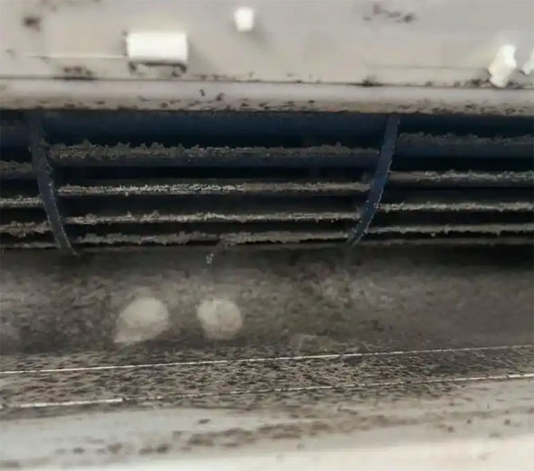 苏州空调吹的风有股烧焦味是怎么回事